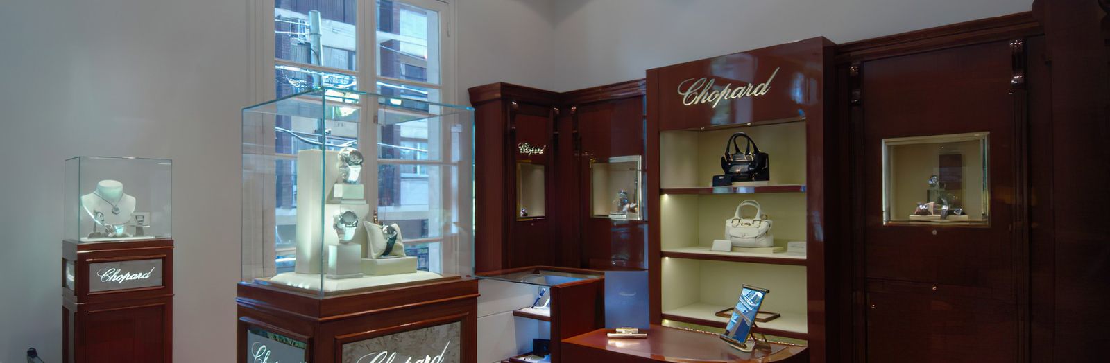 Chopard — Boutique · Buenos Aires. Carpintería y equipamiento a medida.